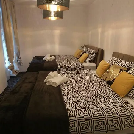 A&m Deluxe * Zagreb